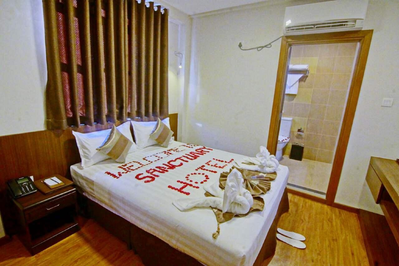 Sanctuary Hotel Mandalay Exterior photo