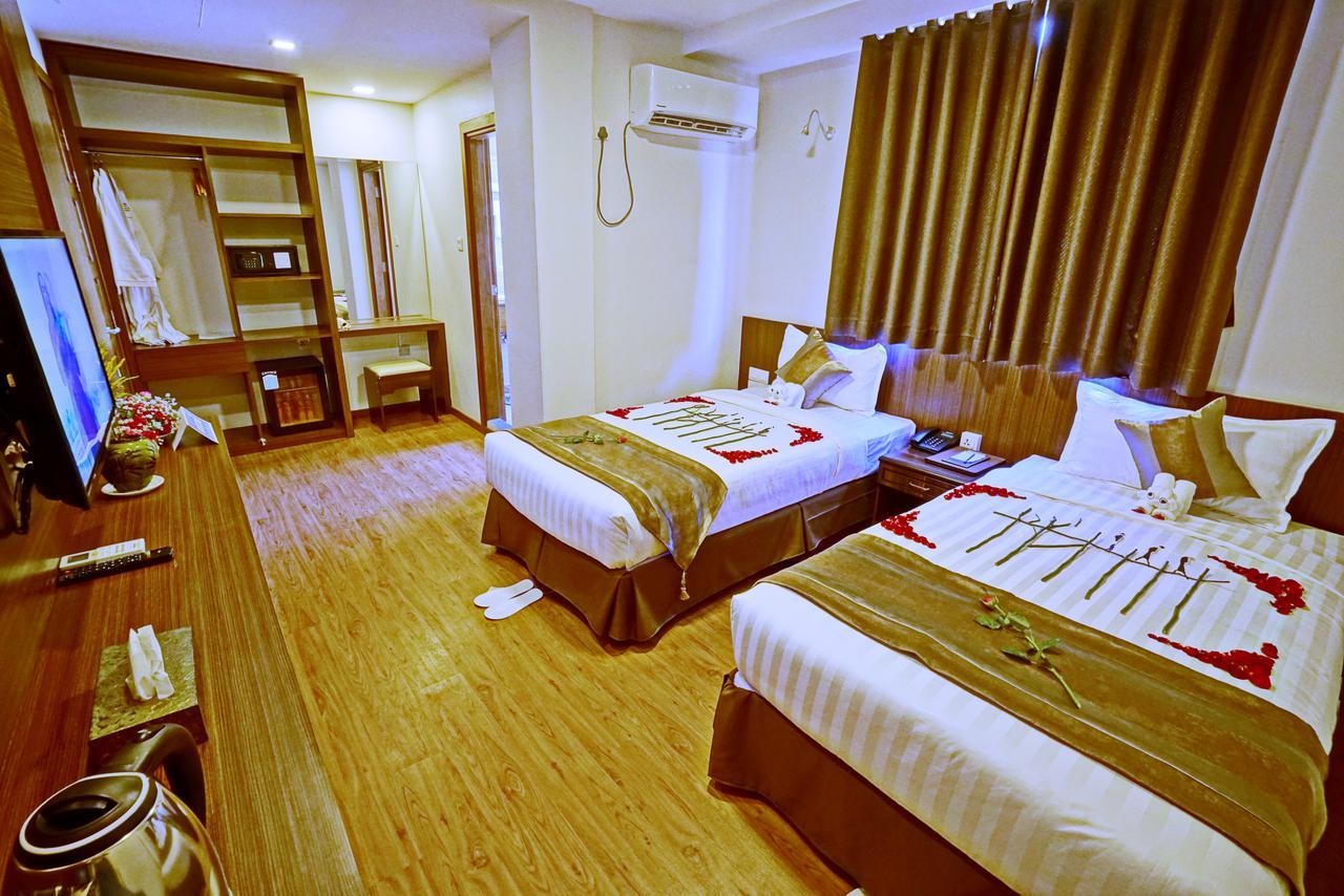 Sanctuary Hotel Mandalay Exterior photo