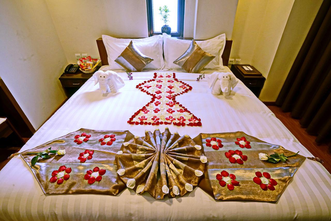 Sanctuary Hotel Mandalay Exterior photo