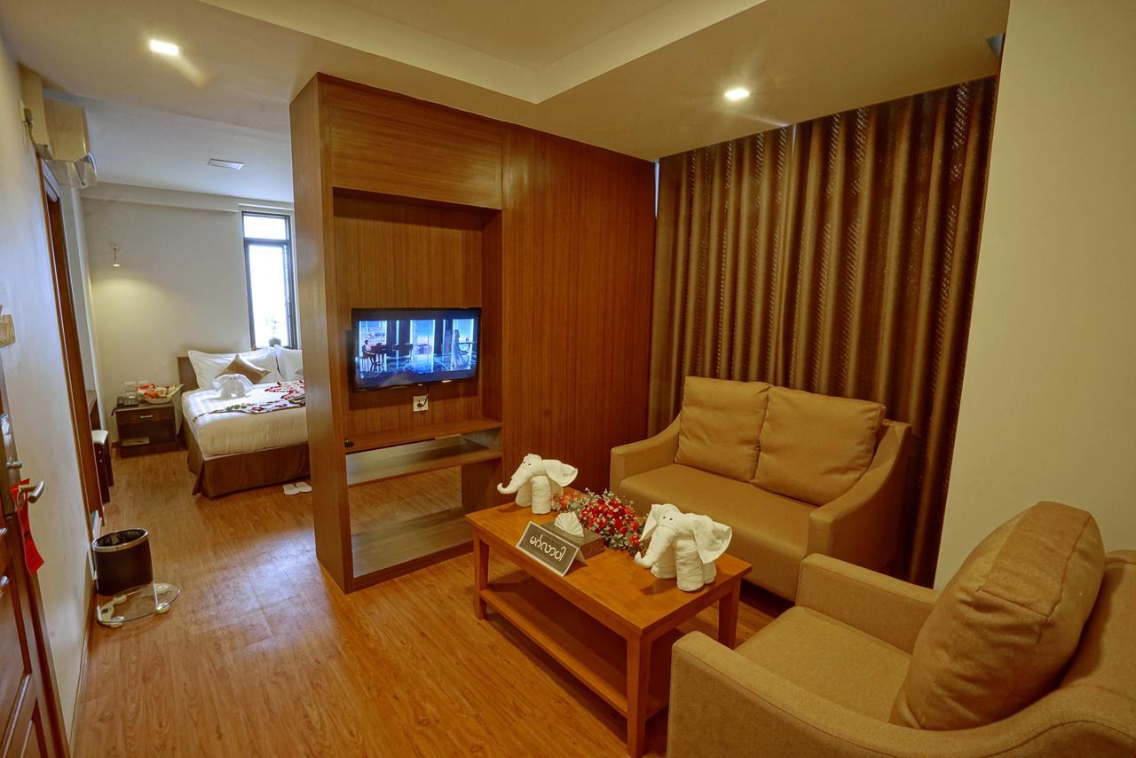 Sanctuary Hotel Mandalay Exterior photo